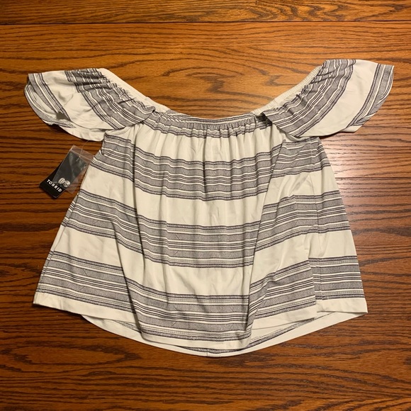 NWT Women’s Torrid off the shoulder top - Picture 3 of 4